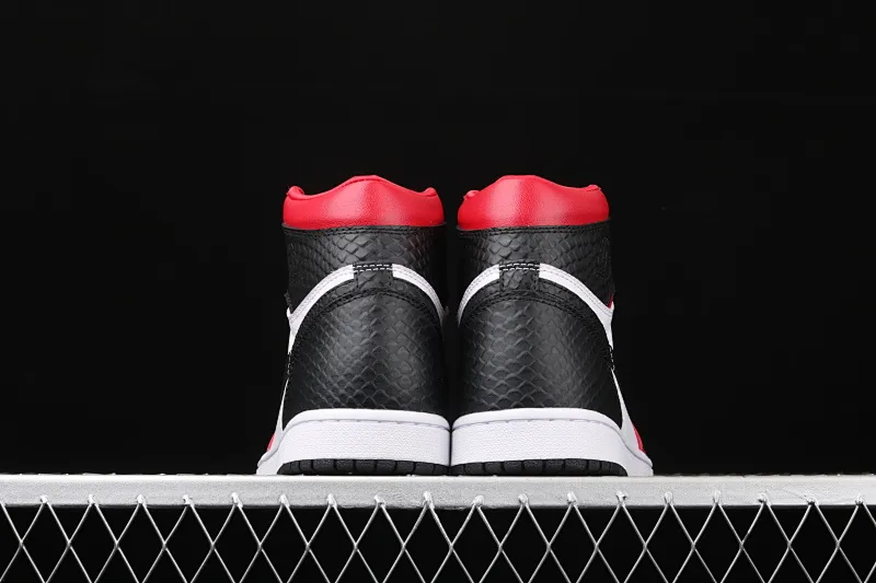 All categories Air Jordan Jordan series basketball shoes Air Jordan 1 High X version Air Jordan 1 WMNS "Satin Snake" AJ1 Joe 1 snake pattern Chicago CD0461-601
